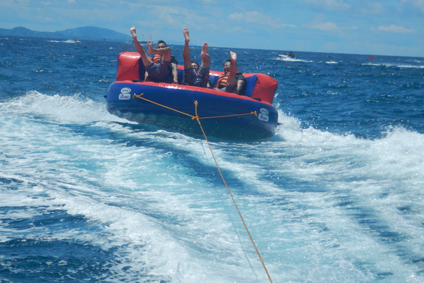 Boracay: Esperienza di water tubing con la ciambella volante