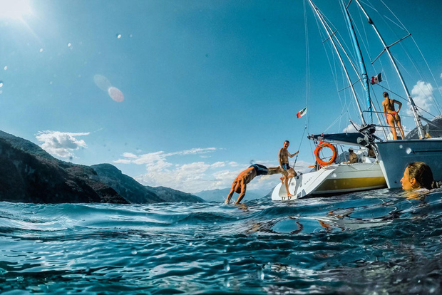 Valmadrera: Lake Como Sailing Trip with Prosecco and Snacks