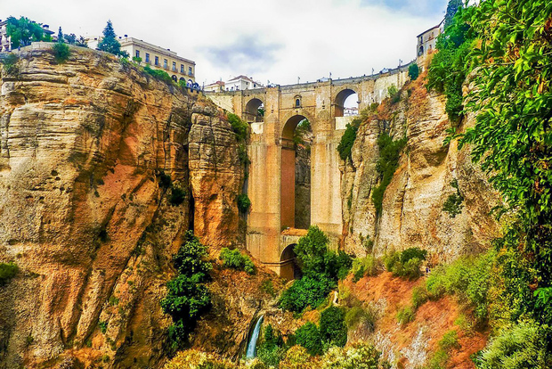 Da Malaga: Escursione guidata di un giorno a Ronda e Setenil