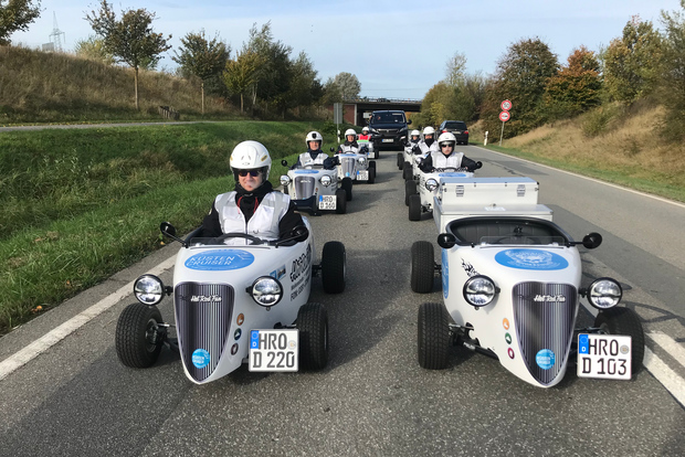 Rostock: Hot Rod Sightseeing Tour to Warnemünde