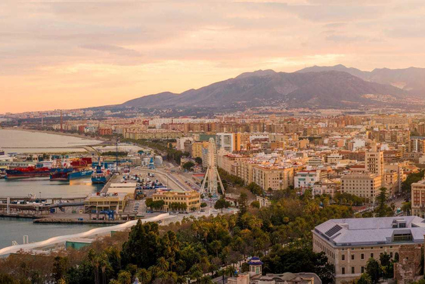 Malaga: tour privato a piedi con guida ufficiale