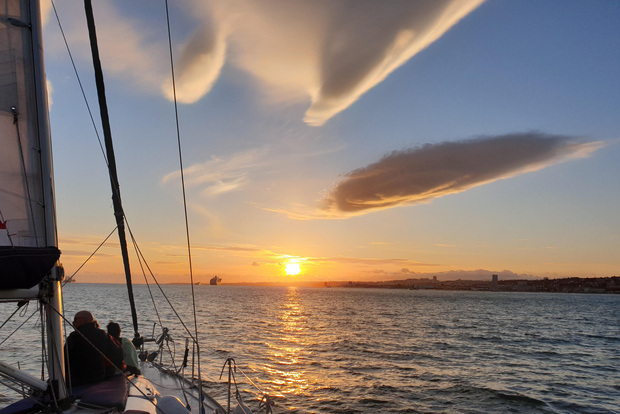 Lisbona: crociera diurna o al tramonto con storia e vino
