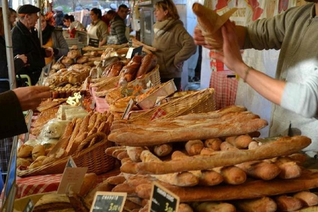 Paris: Food Market Tour in Bastille