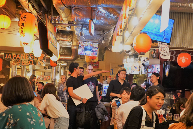 Shibuya Bar Hopping Tour (All-You-Can-Drink + Full Dinner)