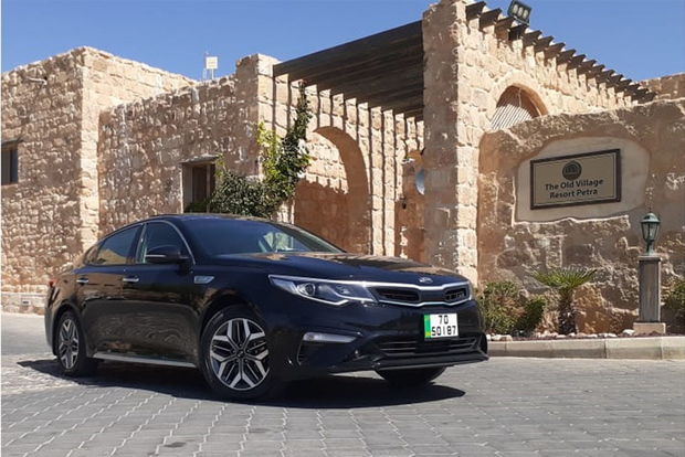 Amman: Private 1-Way Transfer between the Airport and Petra