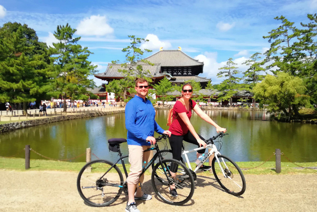 Nara: Tour in bicicletta condiviso di gruppo o privato dei punti salienti della città
