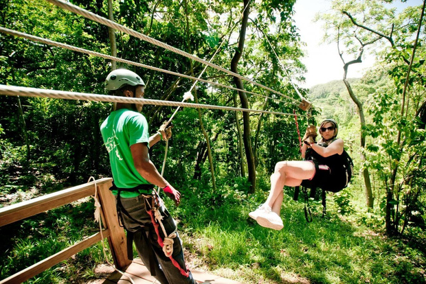 Roatán: Tirolina Super Man, Santuario de Monos y Playa