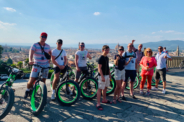 Florence: Guided E-Bike Tour to Piazzale Michelangelo