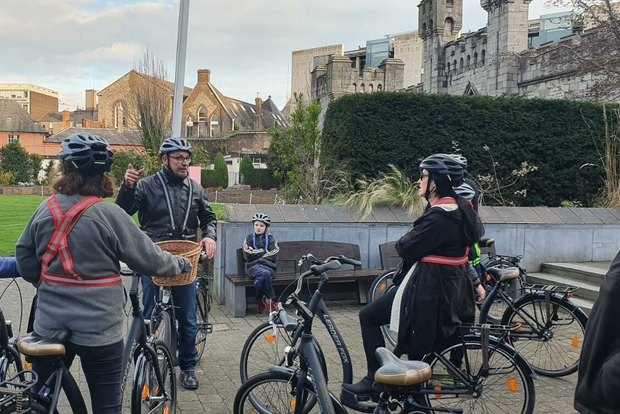 Dublin: Guided Bike & E-Bike Tour