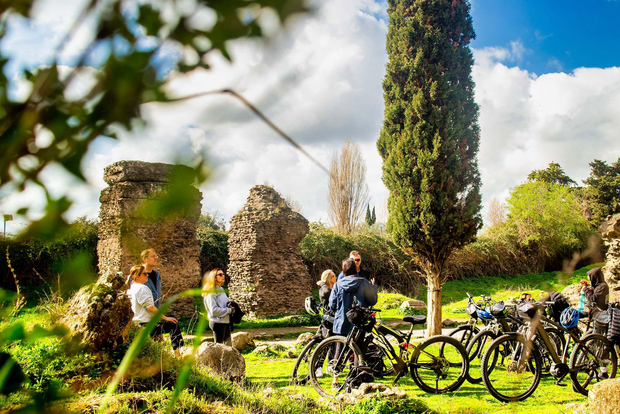Roma: Tour in bicicletta degli acquedotti della Via Appia e delle catacombe facoltativo