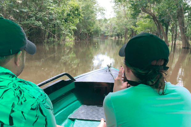 Amazonas: Boat Ride with a Local Amazonian