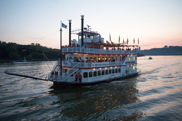 Cincinnati: Ohio River Cruise mit Buffet Abendessen