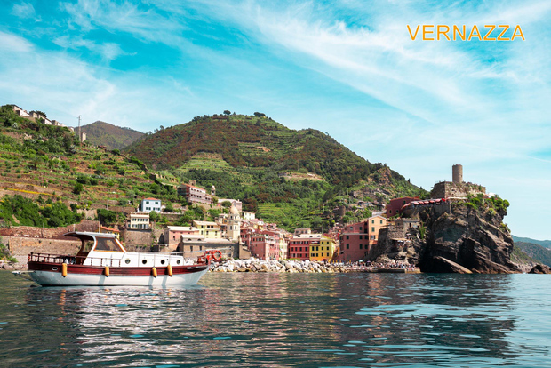 Von La Spezia aus: Cinque Terre Bootstour mit Mittagessen und Wein