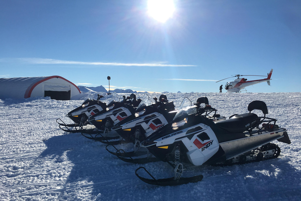 Queenstown : Expérience de motoneige avec vol en hélicoptère