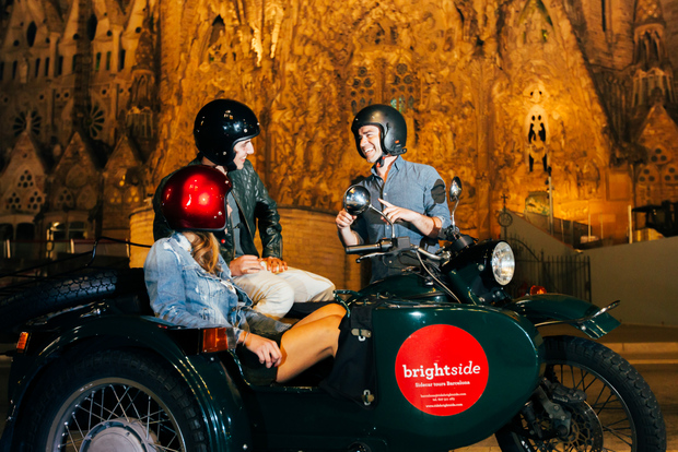 Barcelona: Tour Nocturno en Moto Sidecar