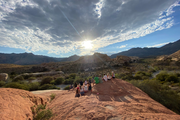 Las Vegas: Sunset Hike and Photography Tour Near Red Rock