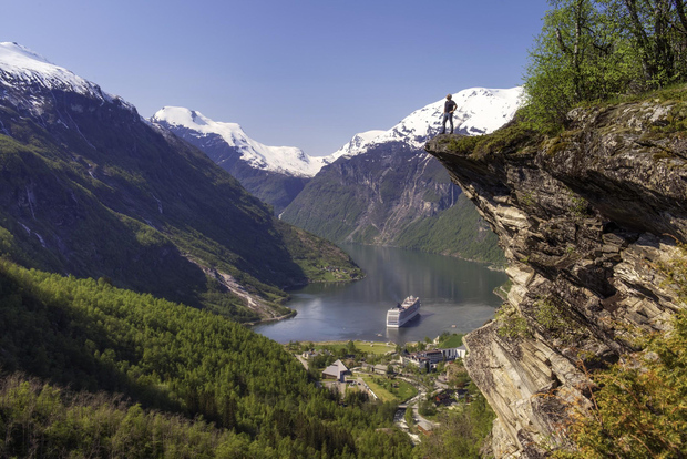 Geiranger: Busstur med flerspråkig audioguide