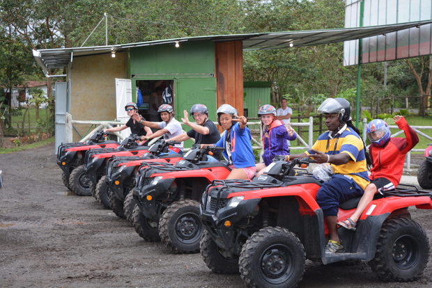 La Fortuna: Avventura in canyoning e ATV con pranzo e trasferimento
