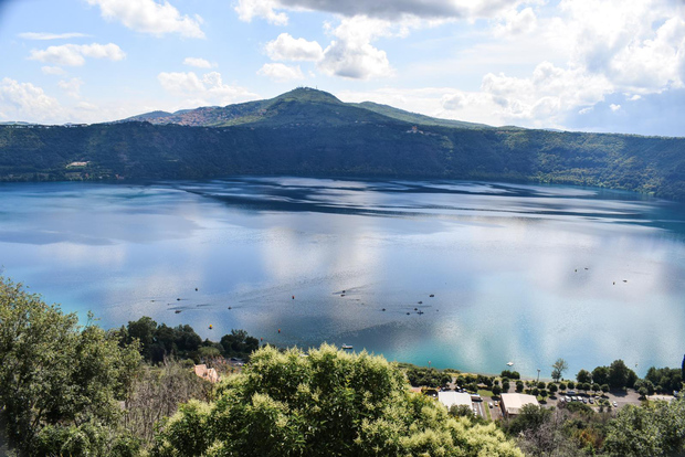 From Rome: Castel Gandolfo and Gardens Day Trip