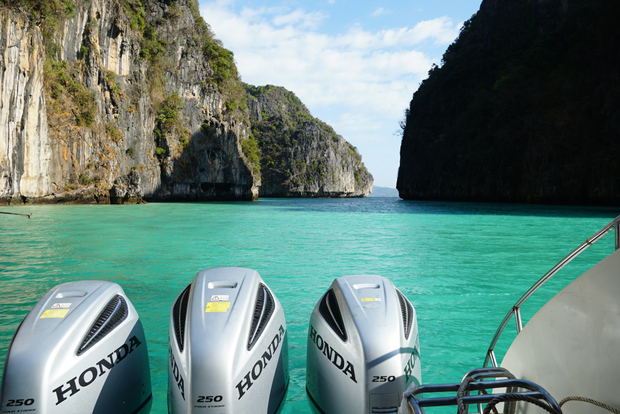 From Phuket: Phi Phi Islands Speedboat Trip & Lunch