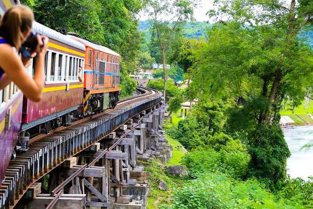 Da Bangkok: Tour privato della ferrovia della morte e del ponte sul fiume Kwai