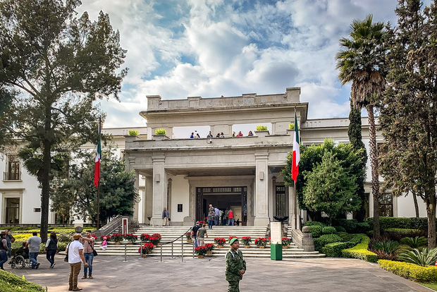 Mexico City: Downtown Highlights & Los Pinos Residence Tour