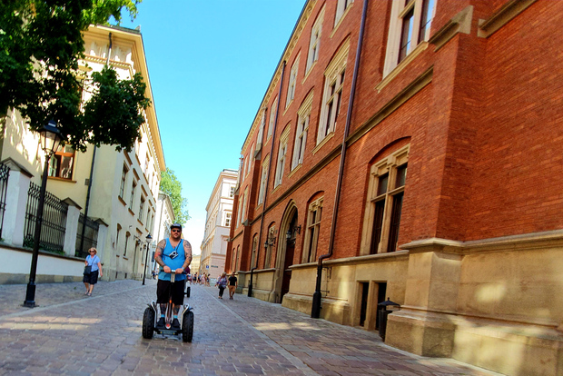 Cracovia: tour in segway di 2 ore della città vecchia e del quartiere ebraico
