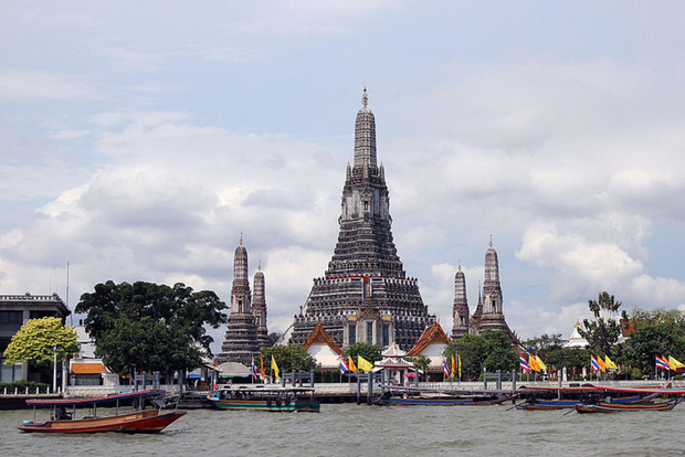 Bangkok: tour privato a piedi di mezza giornata di Wat Pho e Wat Arun