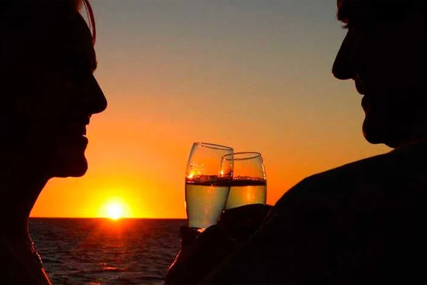 Ibiza: crociera con snorkeling nella grotta del tramonto