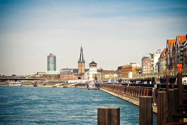 Düsseldorf: Private Tour zu Fuß mit einem professionellen Guide