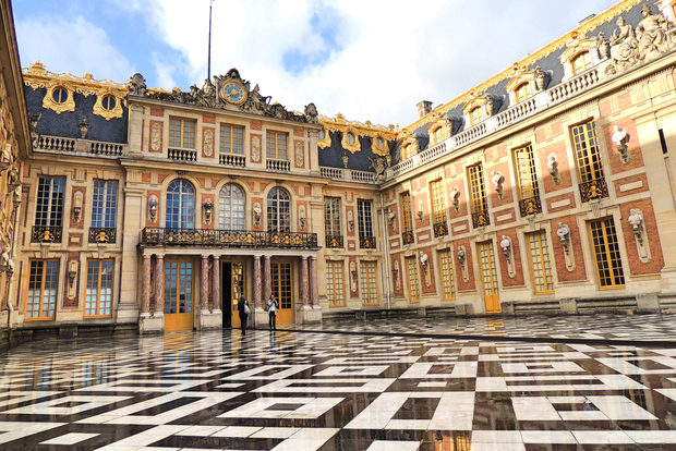 Versailles: Skip-the-Line Guided Palace Tour and Full Access