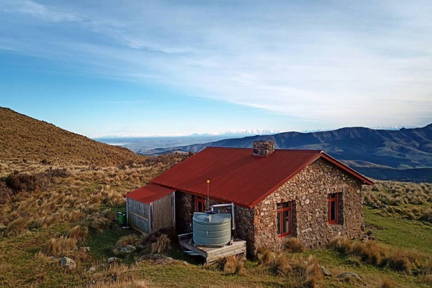 Christchurch: Packhorse Hut Guided Walk and Scenic Drive