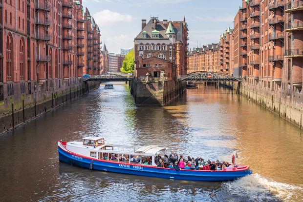 Hamburg: Grand Harbor Tour by Traditional Barge