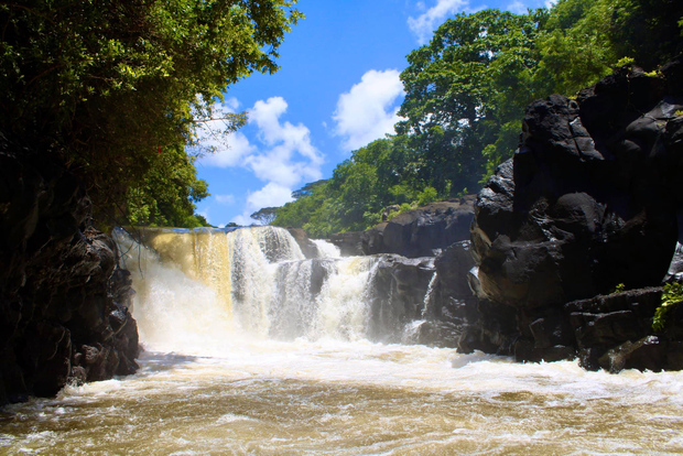 Иль-о-Серф: круиз на целый день с трансфером из отеля и высадкой