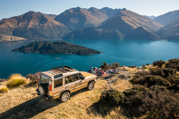 Wanaka: Exploración en 4x4 y Excursión en Barco por el Monte Burke