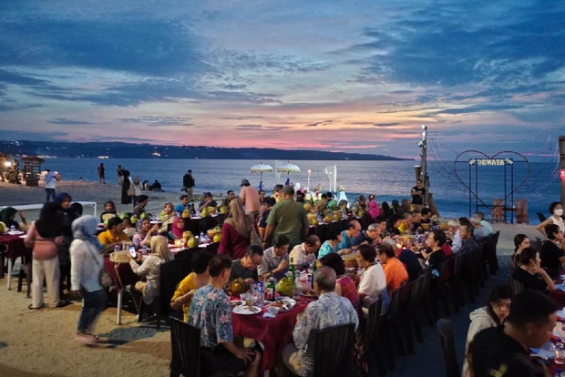 Bali: Jimbaran New Dewata Cafe Refeição de frutos do mar com bebidas