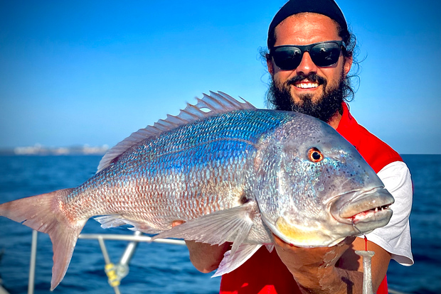 Salou: Viagem de pesca prática com mergulho no mar