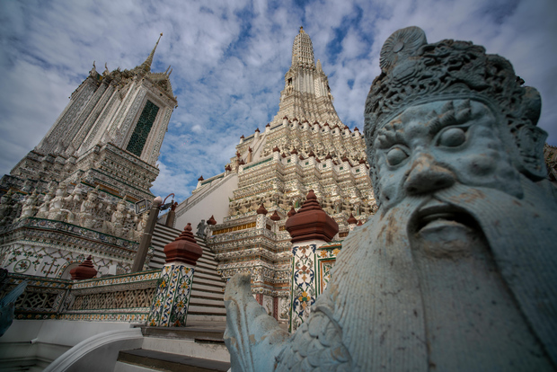 Bangkok: Tour guidato a piedi del Wat Pho e del Wat Arun