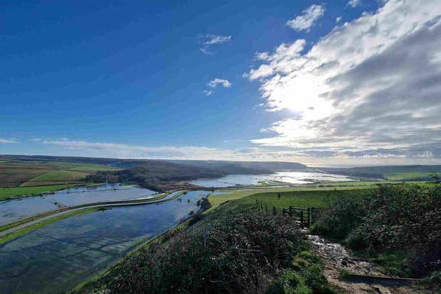 From London: Sussex Villages and White Cliff Guided Tour