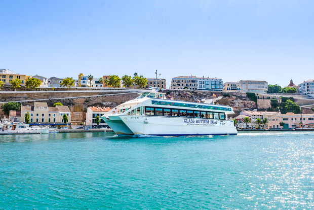 Mahon: tour in barca del porto con osservazione e commento subacqueo