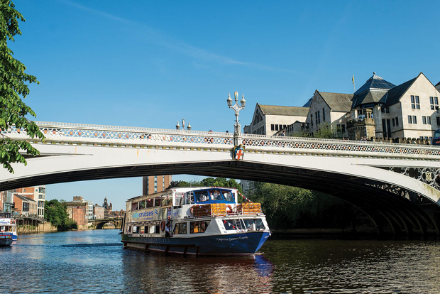 York: Daytime Sightseeing Boat Cruise with Live Commentary