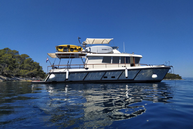 Dall'isola di Korcula: gita di un giorno in yacht sull'isola di Mljet con pranzo
