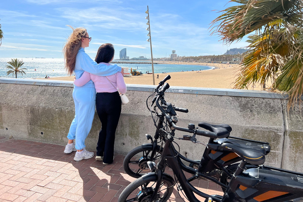 Barcelona: Excursión guiada de 3 horas en bicicleta eléctrica por la montaña de Montjuic