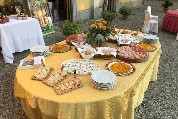 Modena: Pranzo balsamico con tour dell'acetaia e degustazione