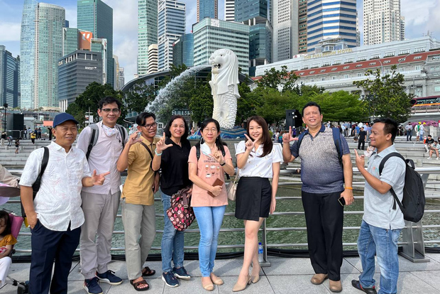 Singapore: City Highlights Walking Tour & Singapore River
