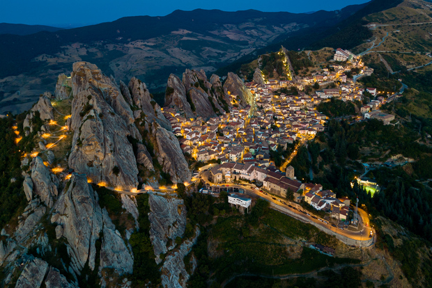 Da Castelmezzano: Escursione guidata a Pietrapertosa e ritorno