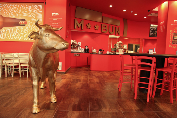 MBun Hamburger Shop and Open Bus Turin