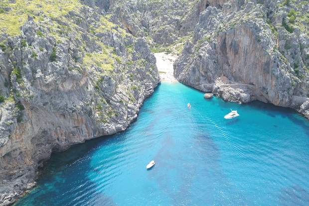 Soller: Sa Calobra & Cala Tuent Speedboat Tour
