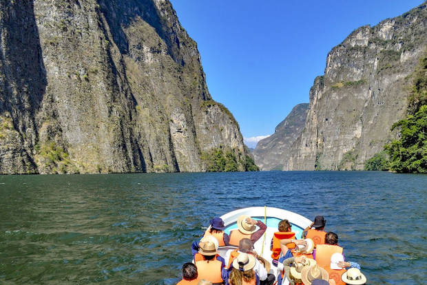 From San Cristobal: Sumidero Canyon & Chiapa de Corzo Tour