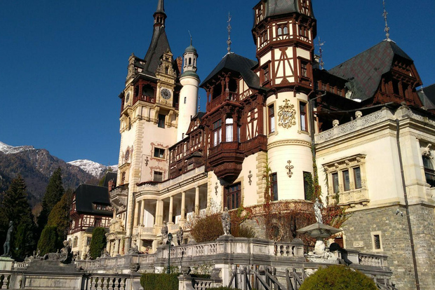 Brasov: Peles Castle, Bran Castle & Rasnov Fortress Day Tour